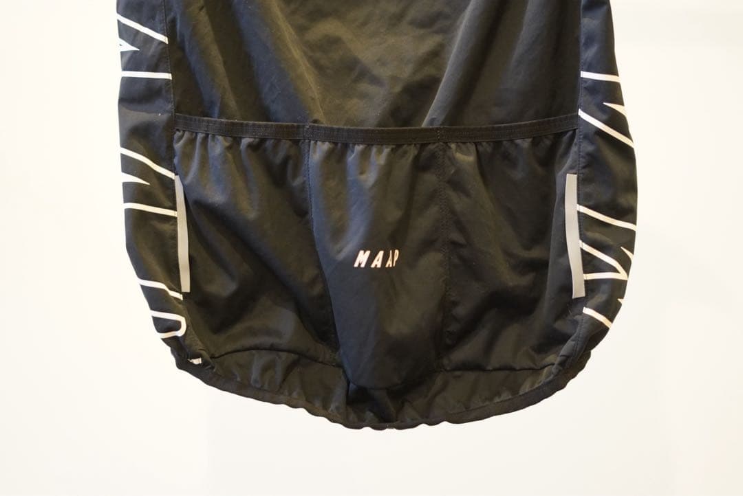  黒 サイクルベスト　ジレ