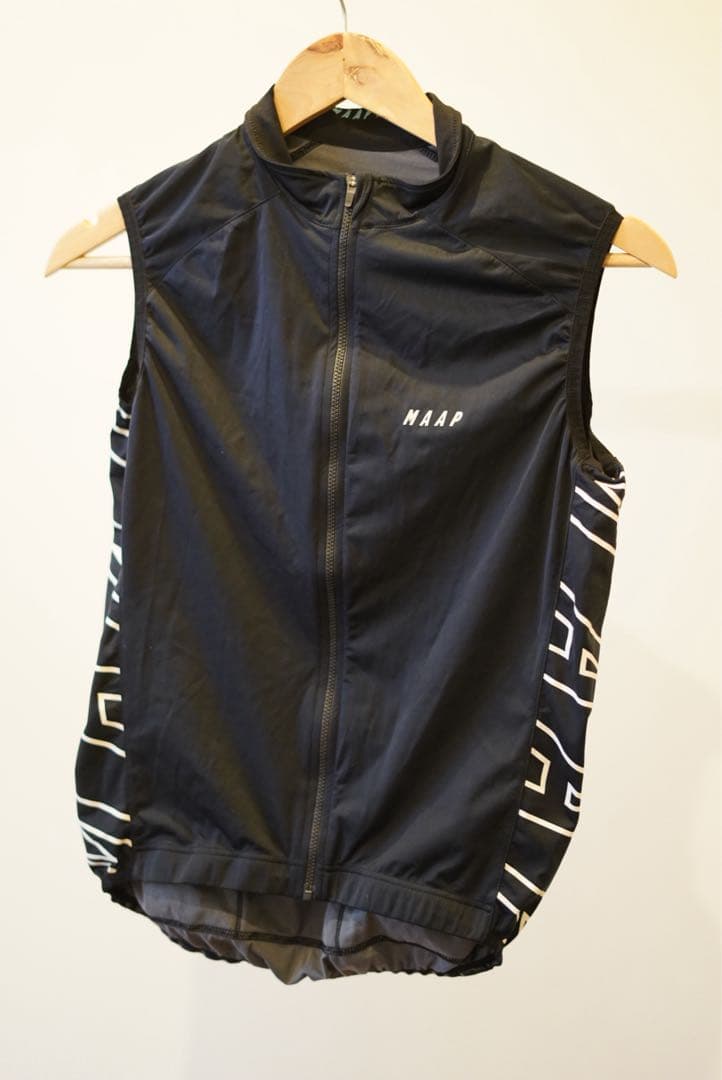  黒 サイクルベスト　ジレ