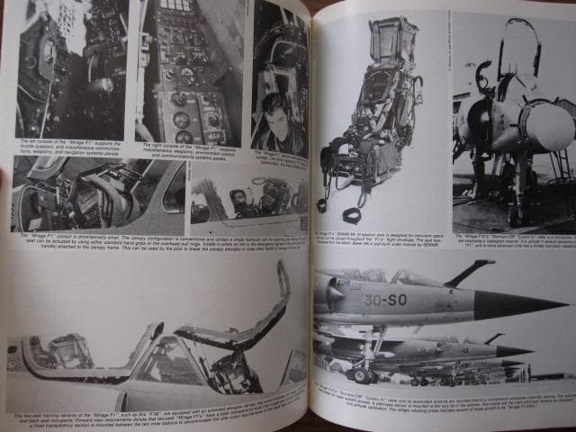 洋書 Dassault Mirage F1 Aerofax Minigraph 17