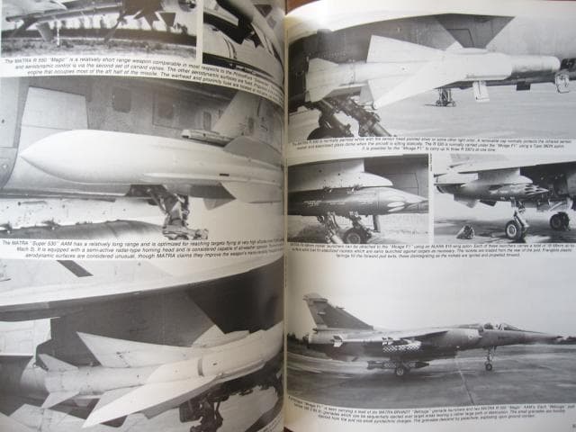 洋書 Dassault Mirage F1 Aerofax Minigraph 17