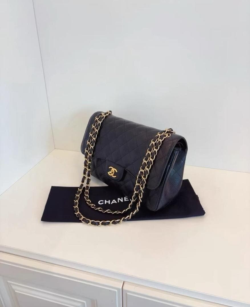CHANEL ブラックレザーショルダーバッグ