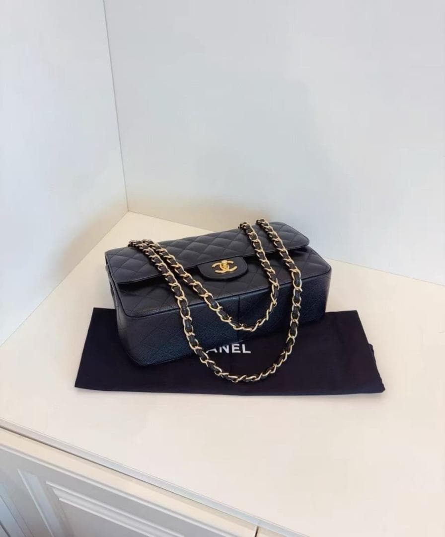 CHANEL ブラックレザーショルダーバッグ