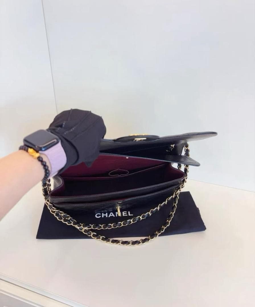 CHANEL ブラックレザーショルダーバッグ