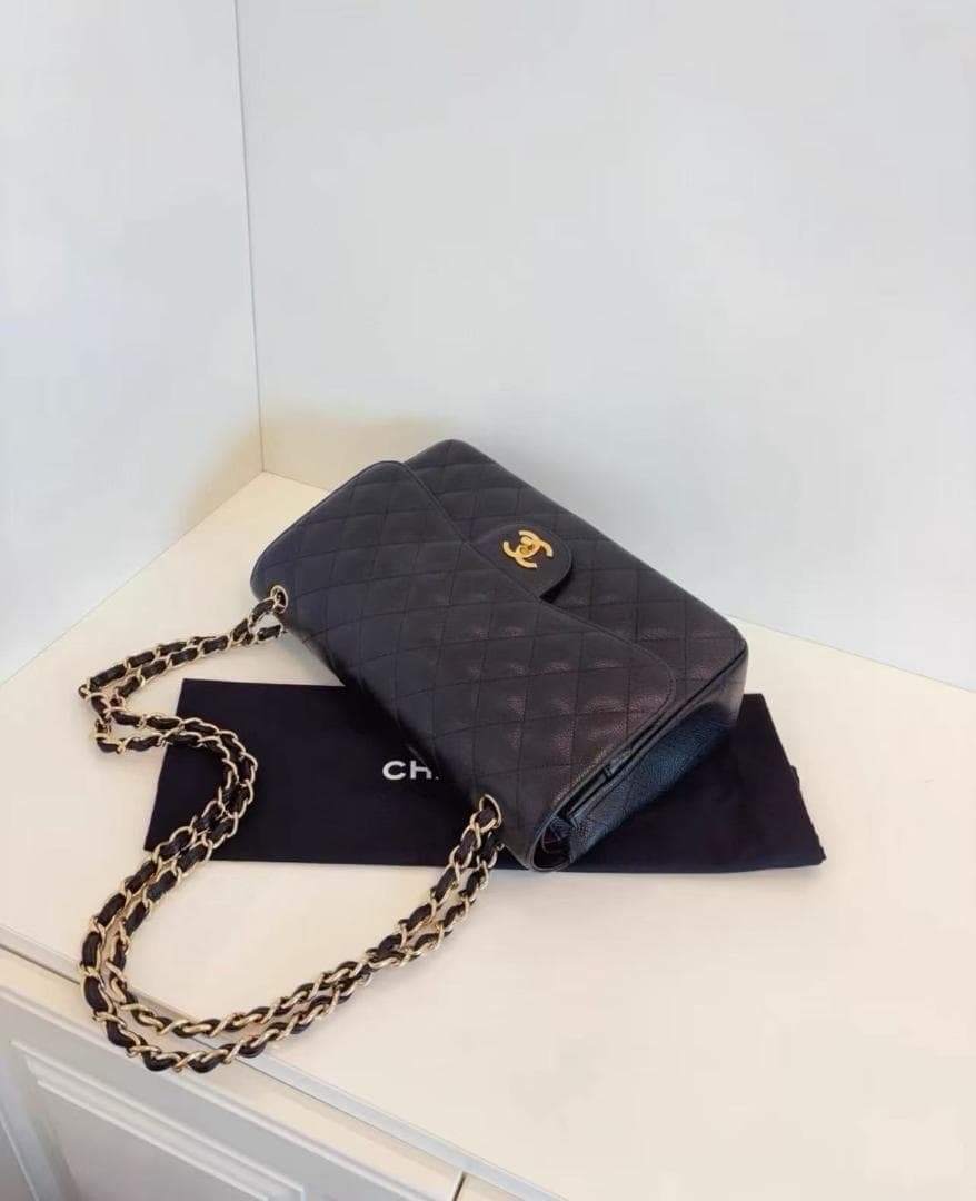 CHANEL ブラックレザーショルダーバッグ