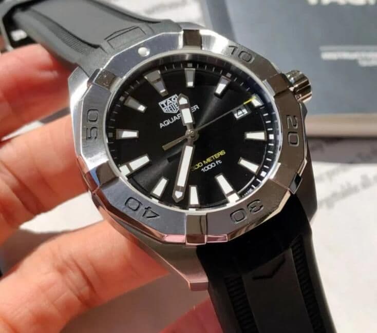 新品未使用 箱付 タグ・ホイヤーの腕時計 専用です