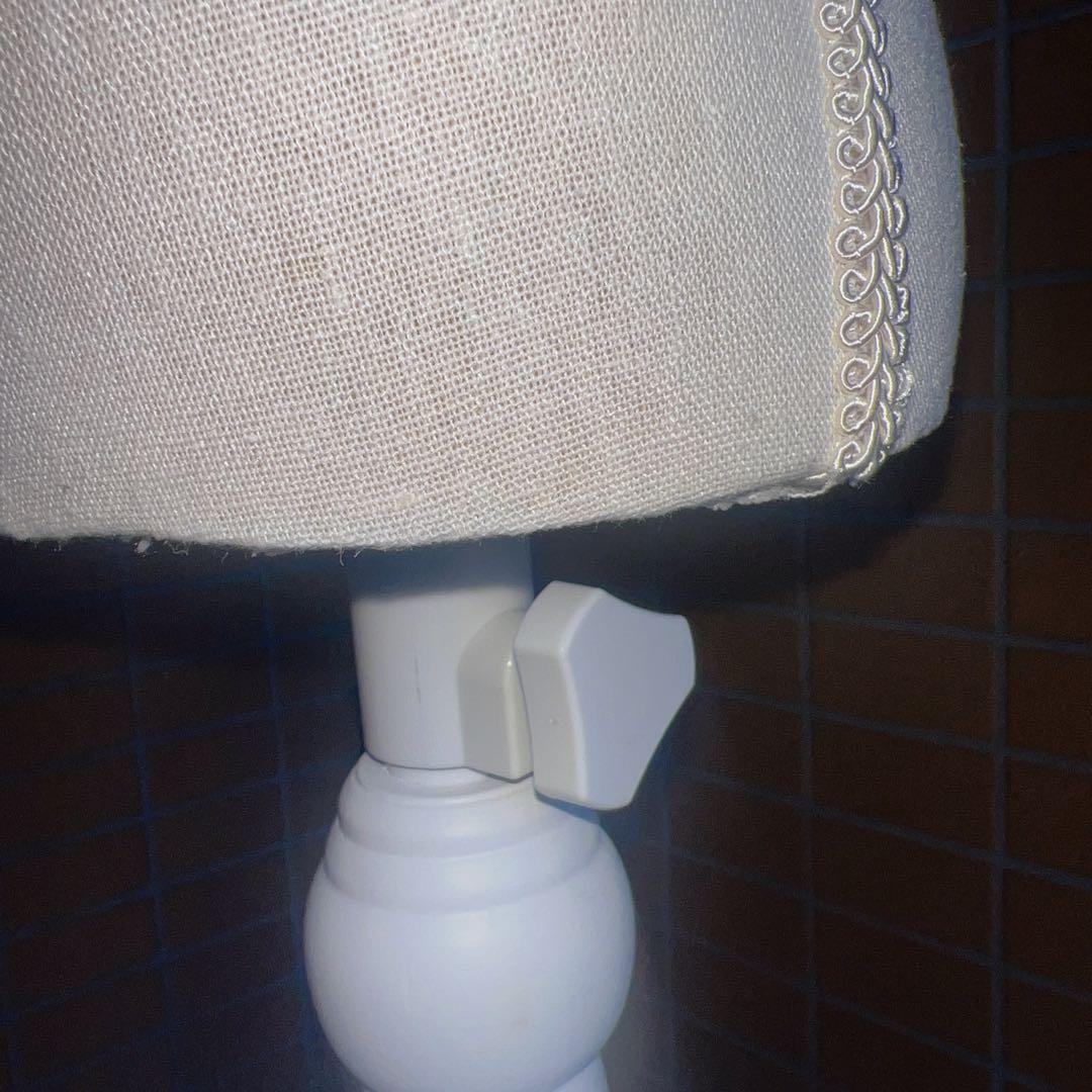 ホワイトマネキン布　大のみ、一体。