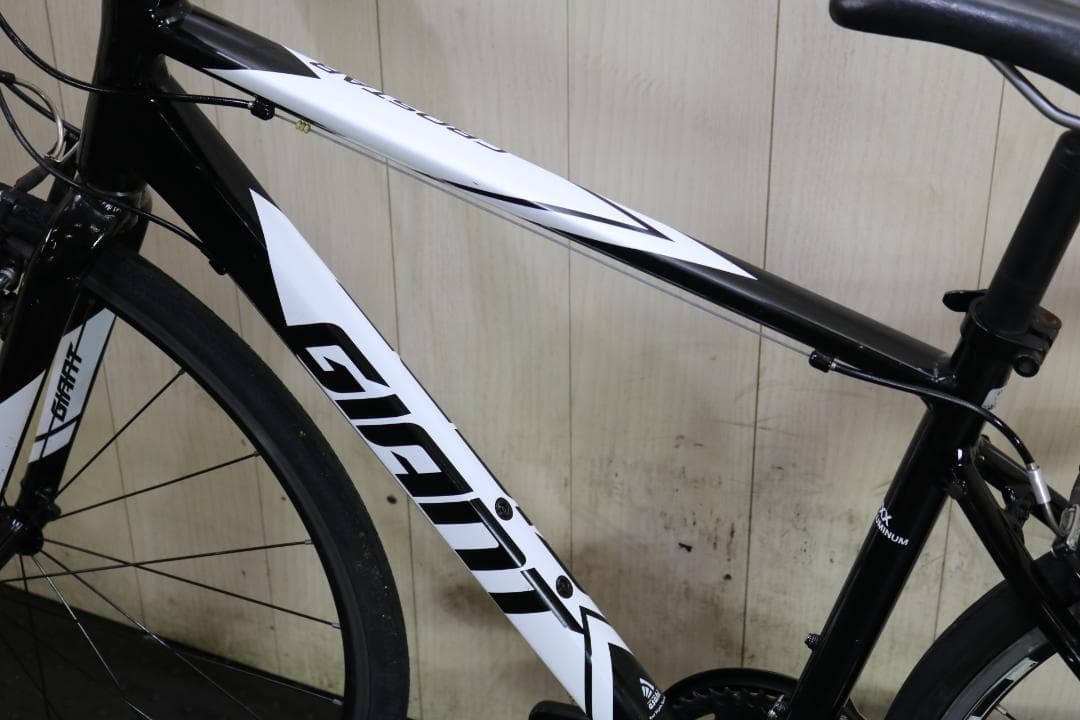 ジャイアントcrostar 700C アルミ 2X8S 470mm クロスバイク