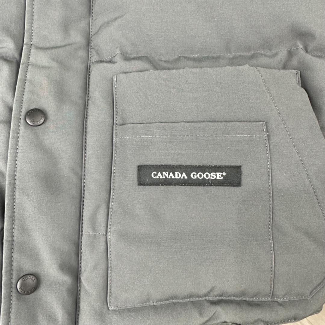 【美品】カナダグース　ダウンベスト　サイズS〜M　ネイビー　ジャケット　冬服