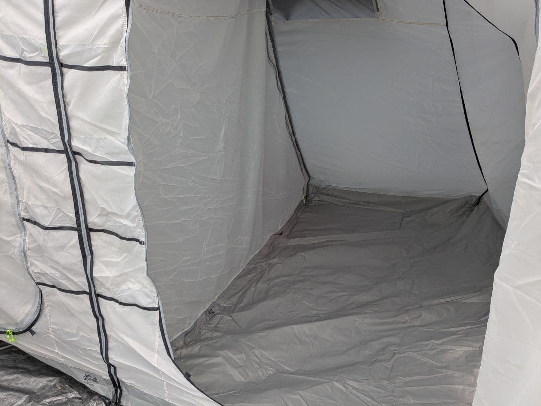 美品　JACK WOLFSKIN（ジャックウルフスキン）　トラベルロッジRT