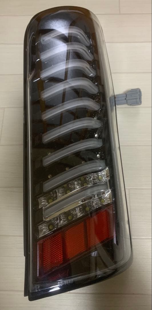 日産 NV350 キャラバン E26（2017年モデル用 社外LEDテールランプ