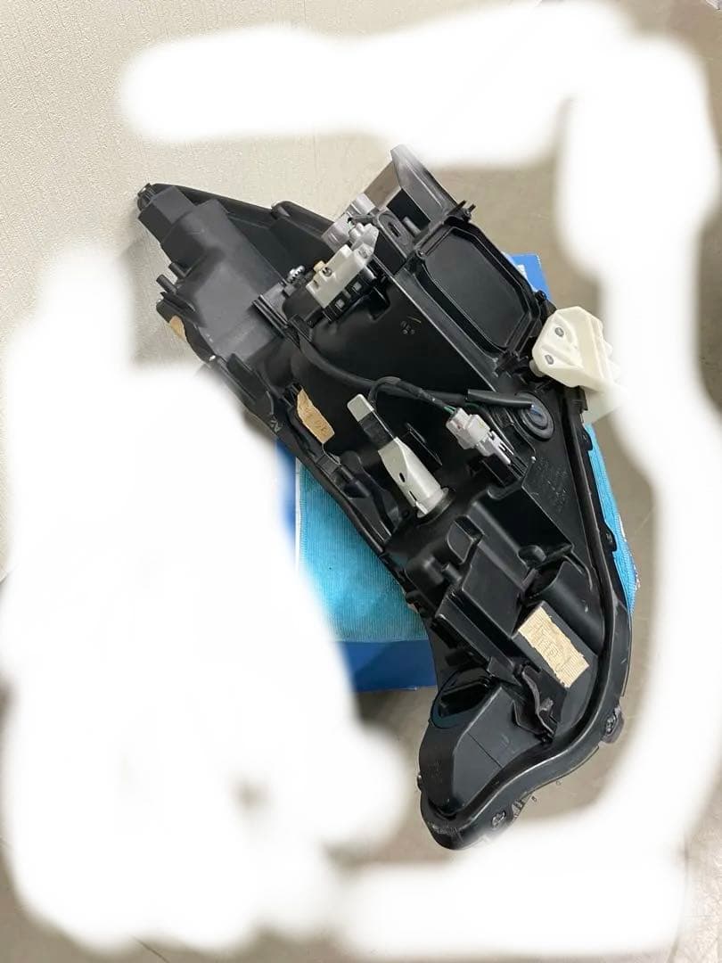 プリウスα右ヘッドライト 訳あり品