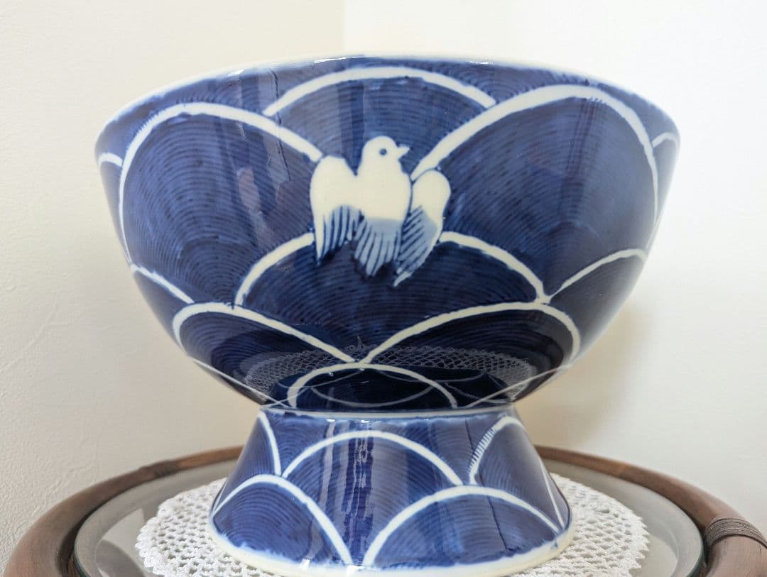 骨董　染付　波に白兎　 大鉢　睡蓮鉢　Antiques