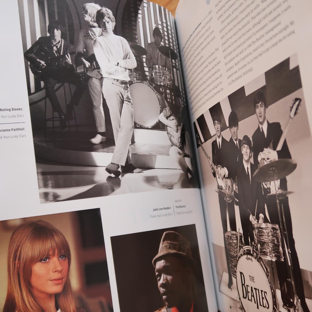 2月限定セール！希少サイン本　洋書　The Unclosed Eye （写真集）