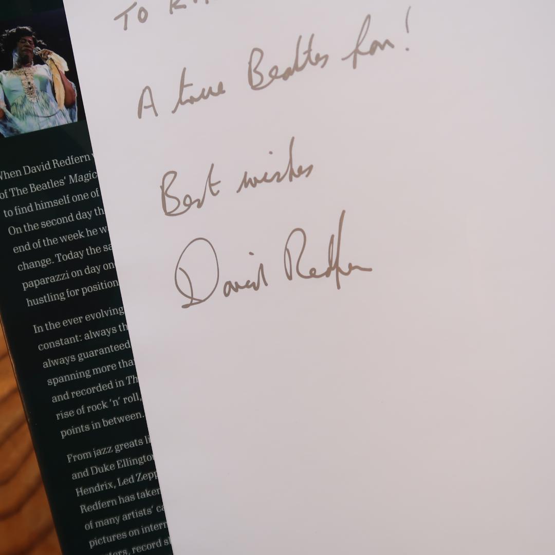 2月限定セール！希少サイン本　洋書　The Unclosed Eye （写真集）