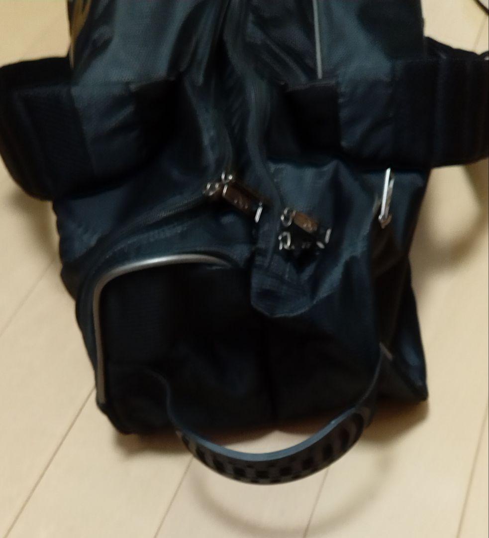 【値下げしました】　YONEX　テニスラケットバッグ （ブラック×金ロゴ）