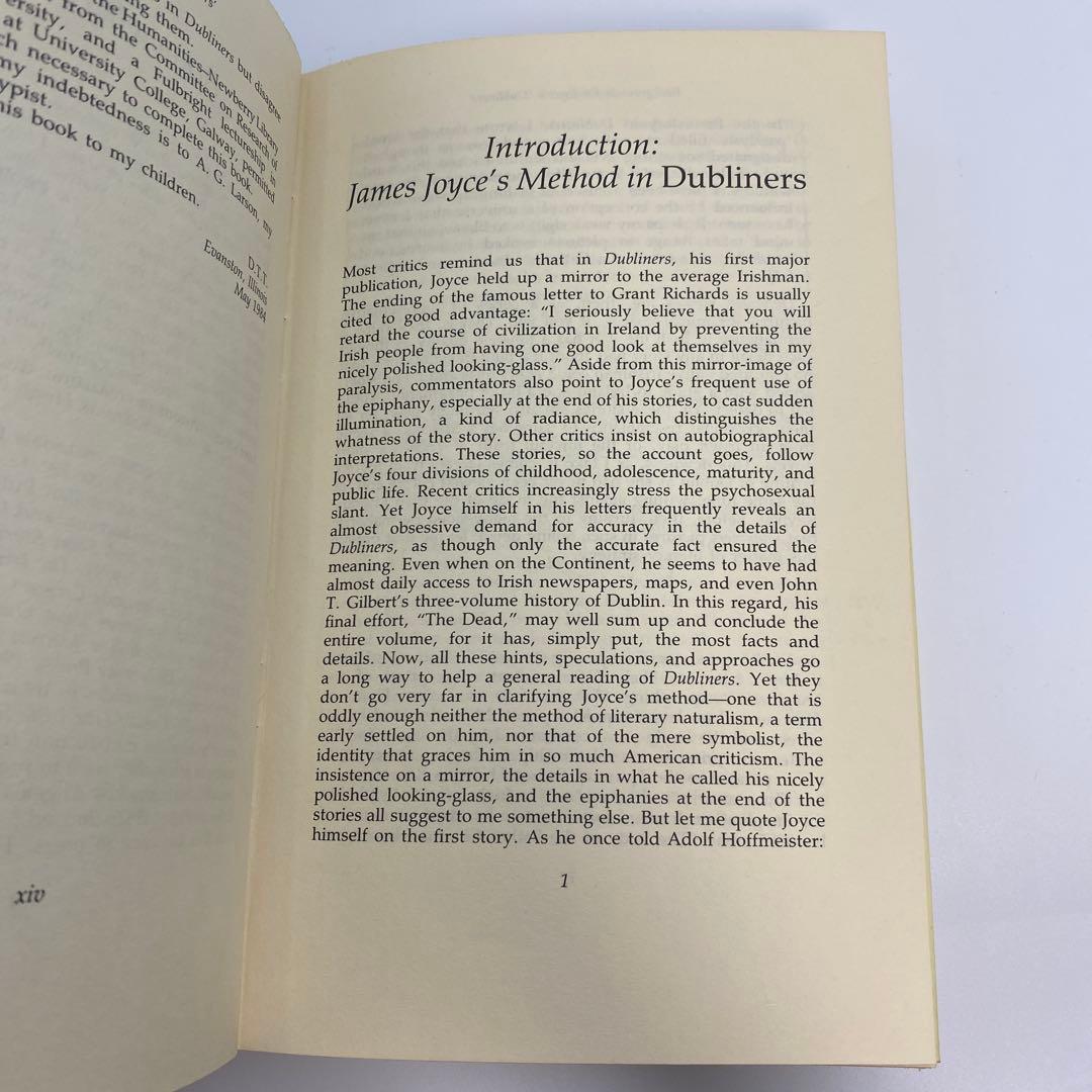 洋書 Backgrounds for Joyce's Dubliners