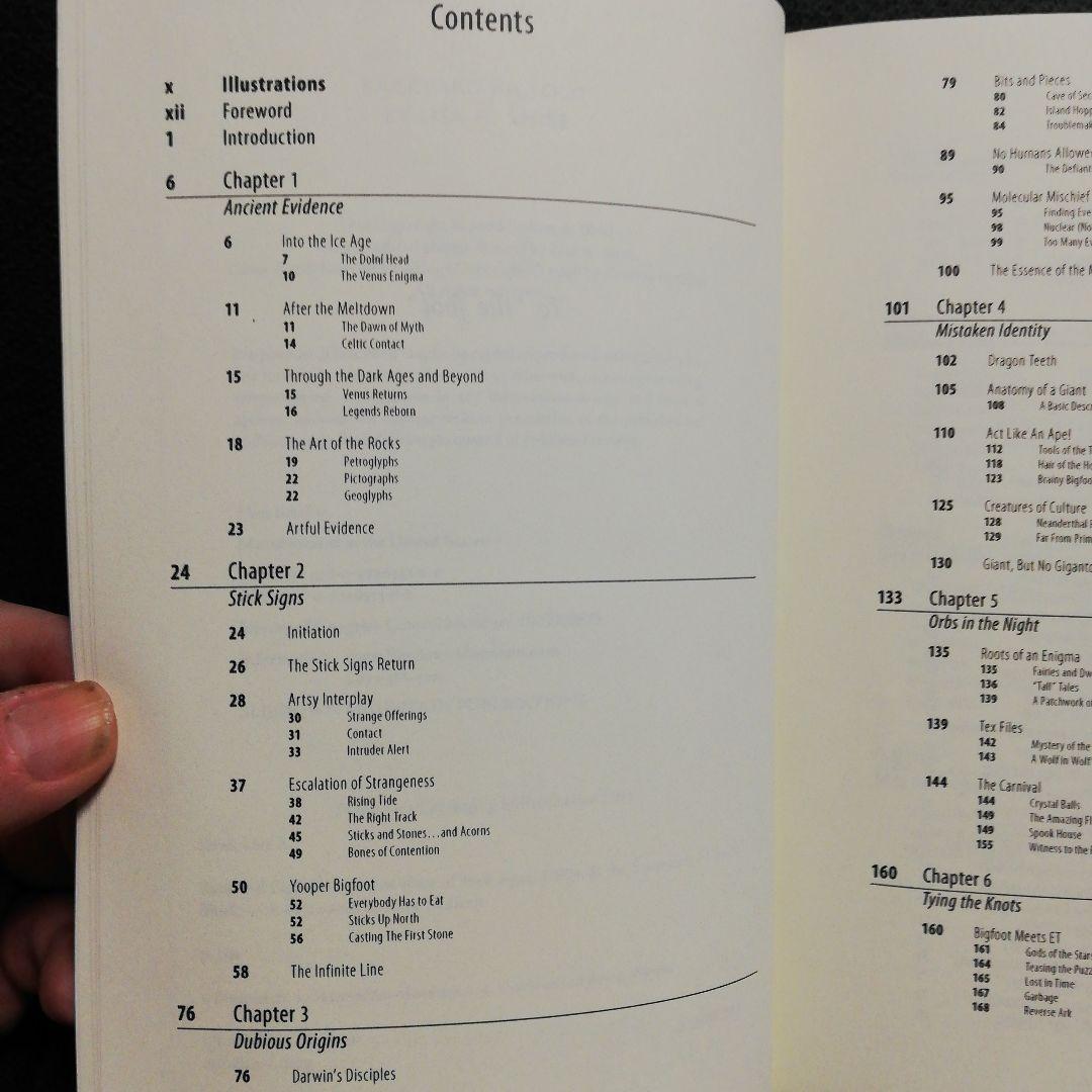 洋書 Backyard Bigfoot by Lisa Shiel