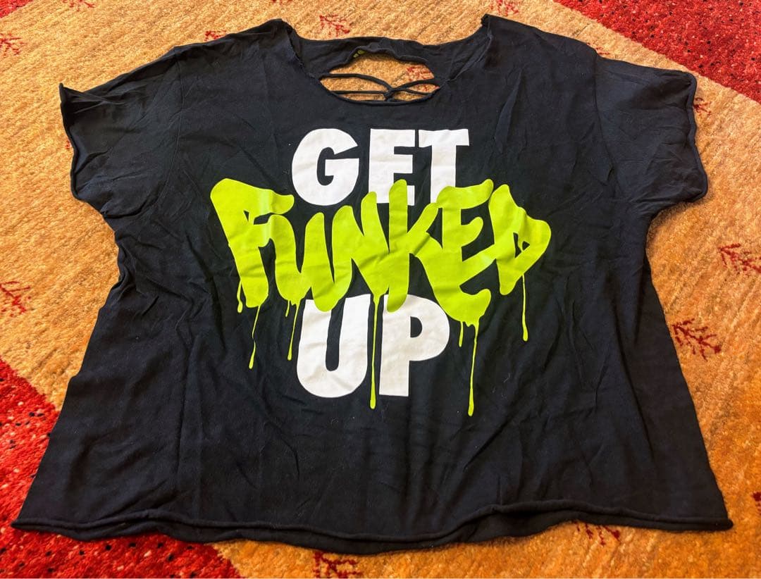 ズンバ パンツ1枚 ＋Tシャツ4枚 ＋ブレスレット2個 ＋缶バッジ2個まとめ売り