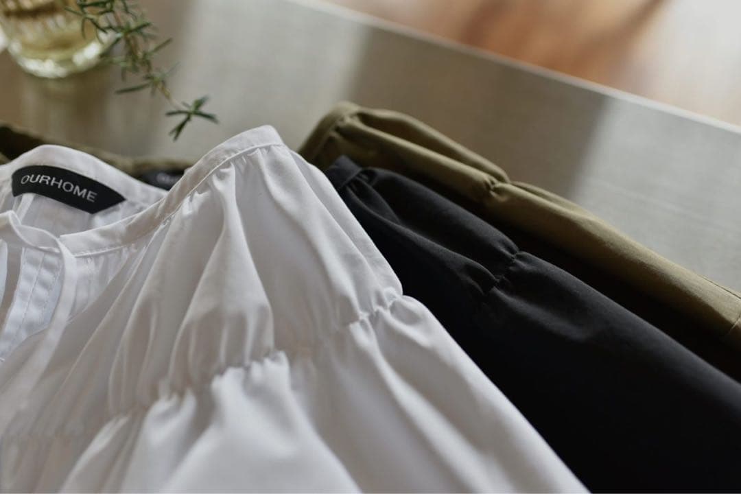 たっぷりギャザーのフレアブラウス