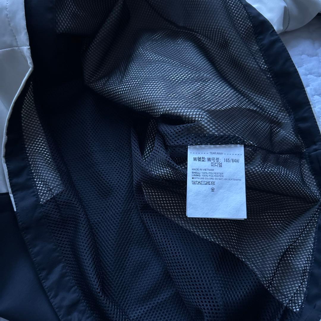 【新品】アンダーアーマー フード付きジャケット UVカット 黒/ベージュ