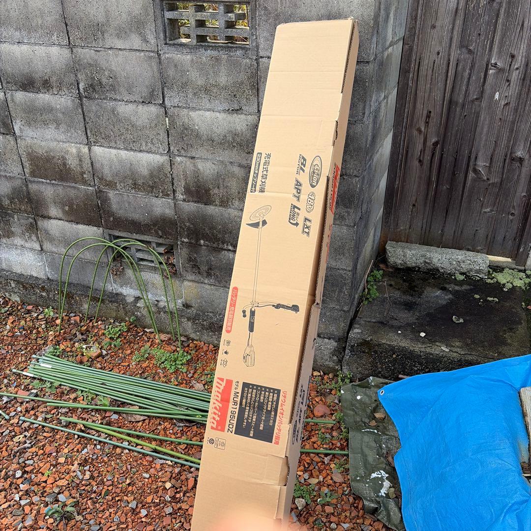 Makita 電動　草刈機　2台 刈刃付き