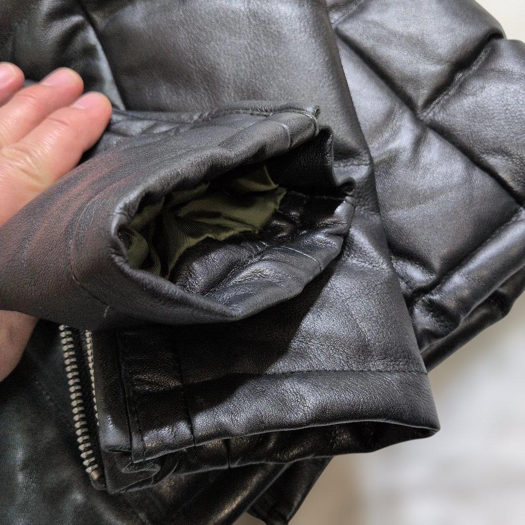 未使用級　AVIREX レザーダウン羊革　グリーンイラスト　黒　ブラック　M