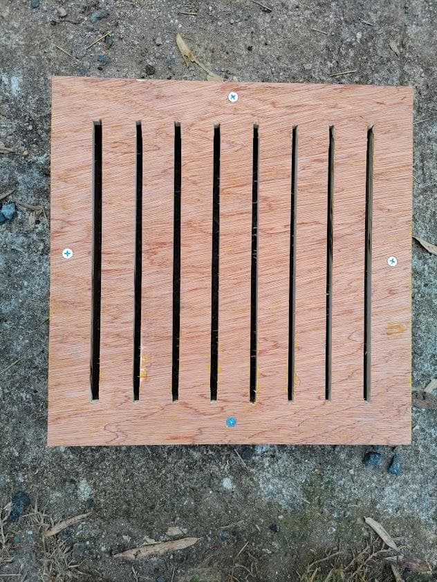 日本蜜蜂 重箱式巣箱4段 スライド底板付巣門台座　スノコ付き