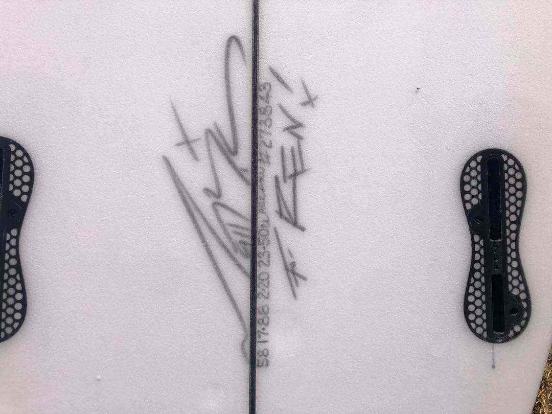 MAYHEM 5.8ショートボード値下げ中！