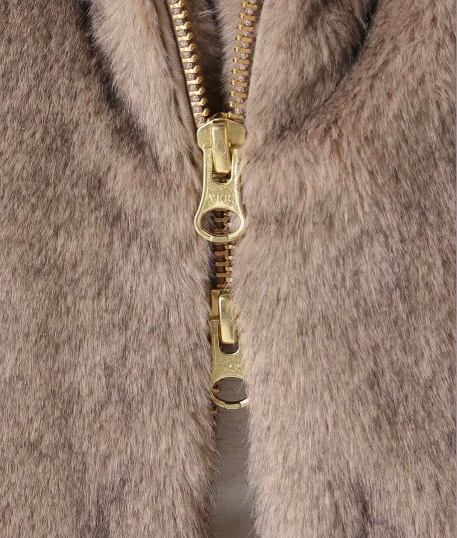 B.C STOCK フード付ミンク調ベスト