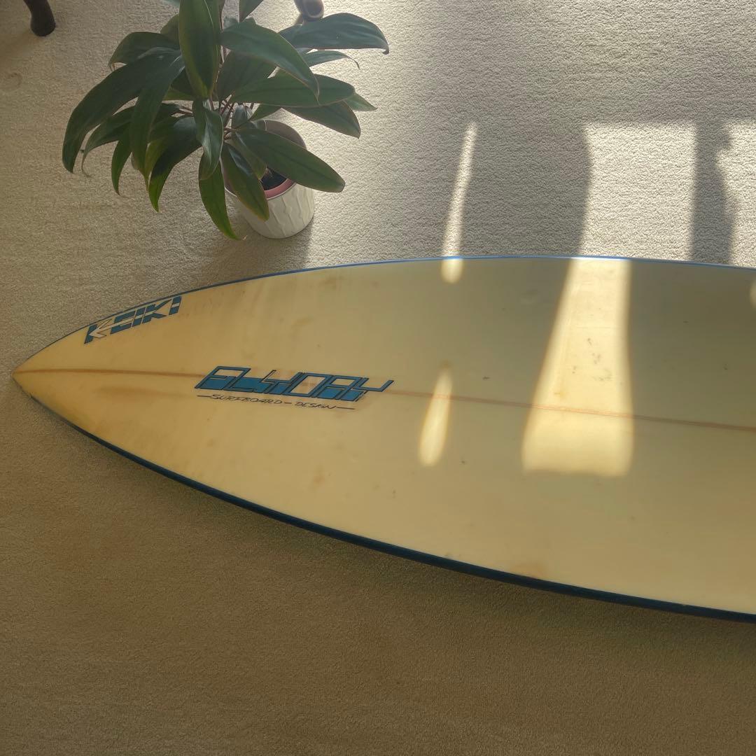 サーフボードとウェットスーツ3着(夏-冬用セット)