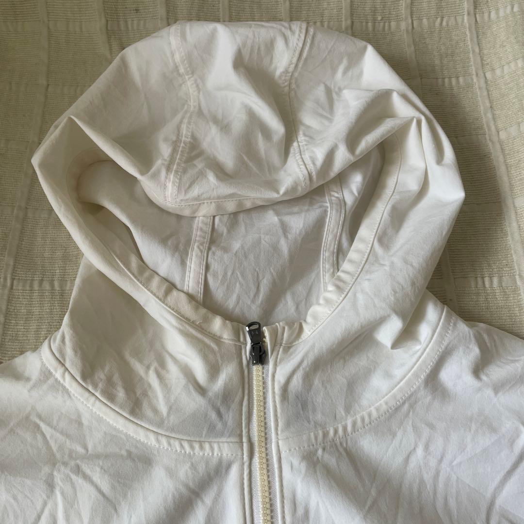 underarmor アンダーアーマー メンズ　ウィンドブレーカー　ホワイト　M