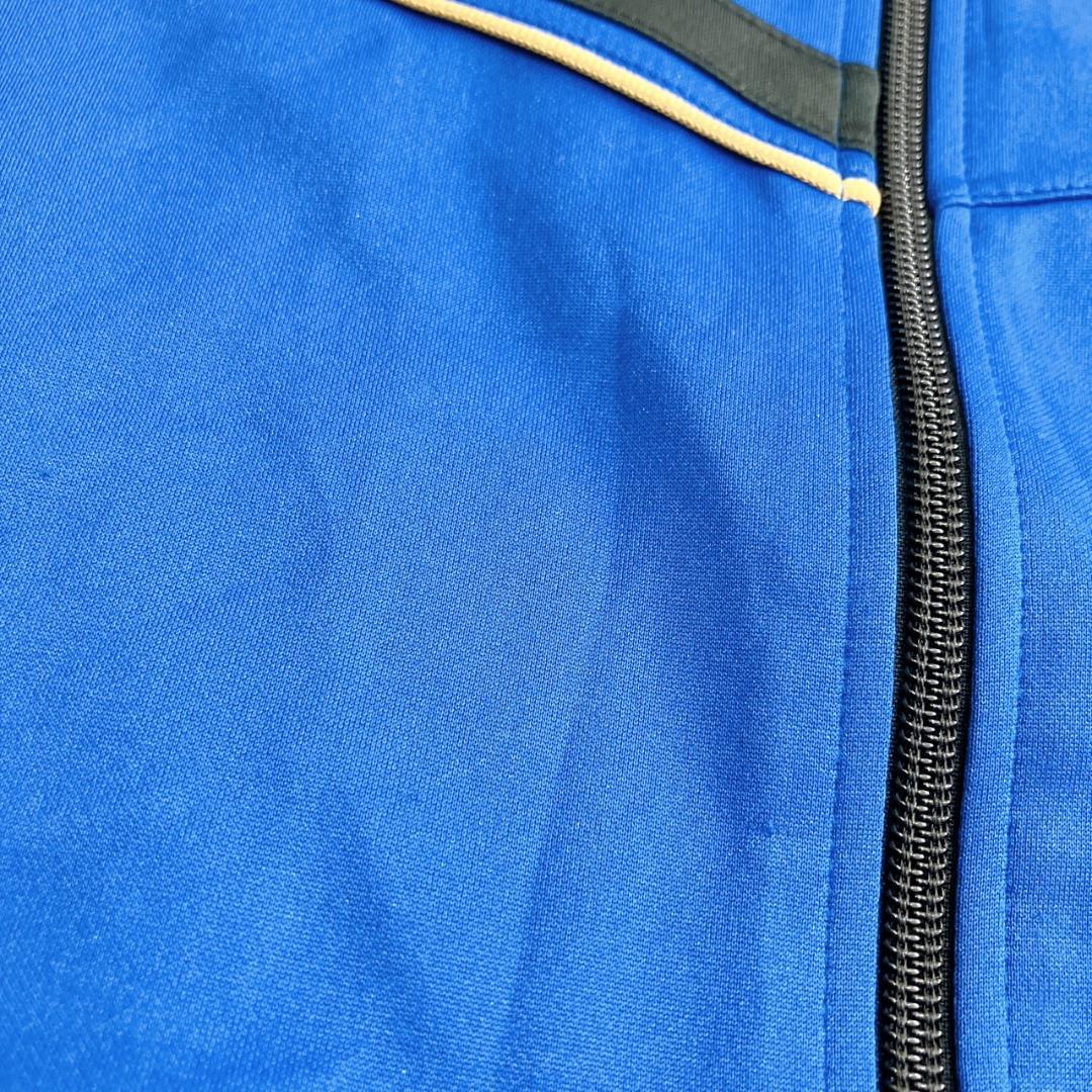 【美品】　ミズノ　ワンポイントロゴサッカージップアップトラックジャケットブルー