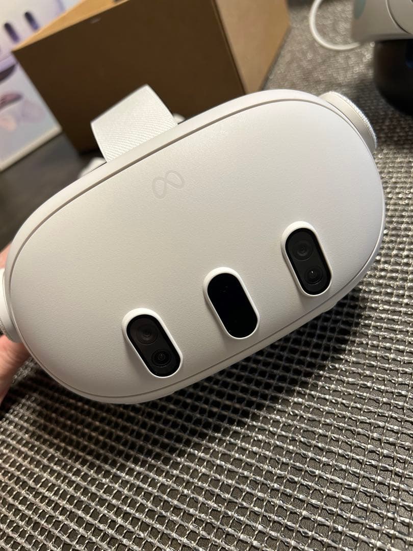 【超美品】 Quest 3 VRヘッドセット×付属品多数あり　125GB