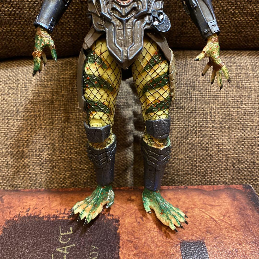 最終価格　美品　NECA アルティメットアーマードロストプレデター　7インチ
