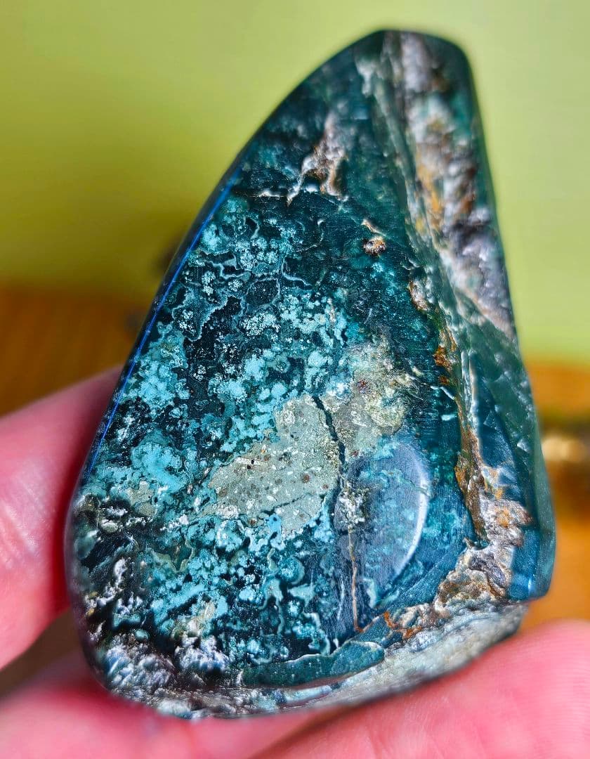 出雲の青石 原石