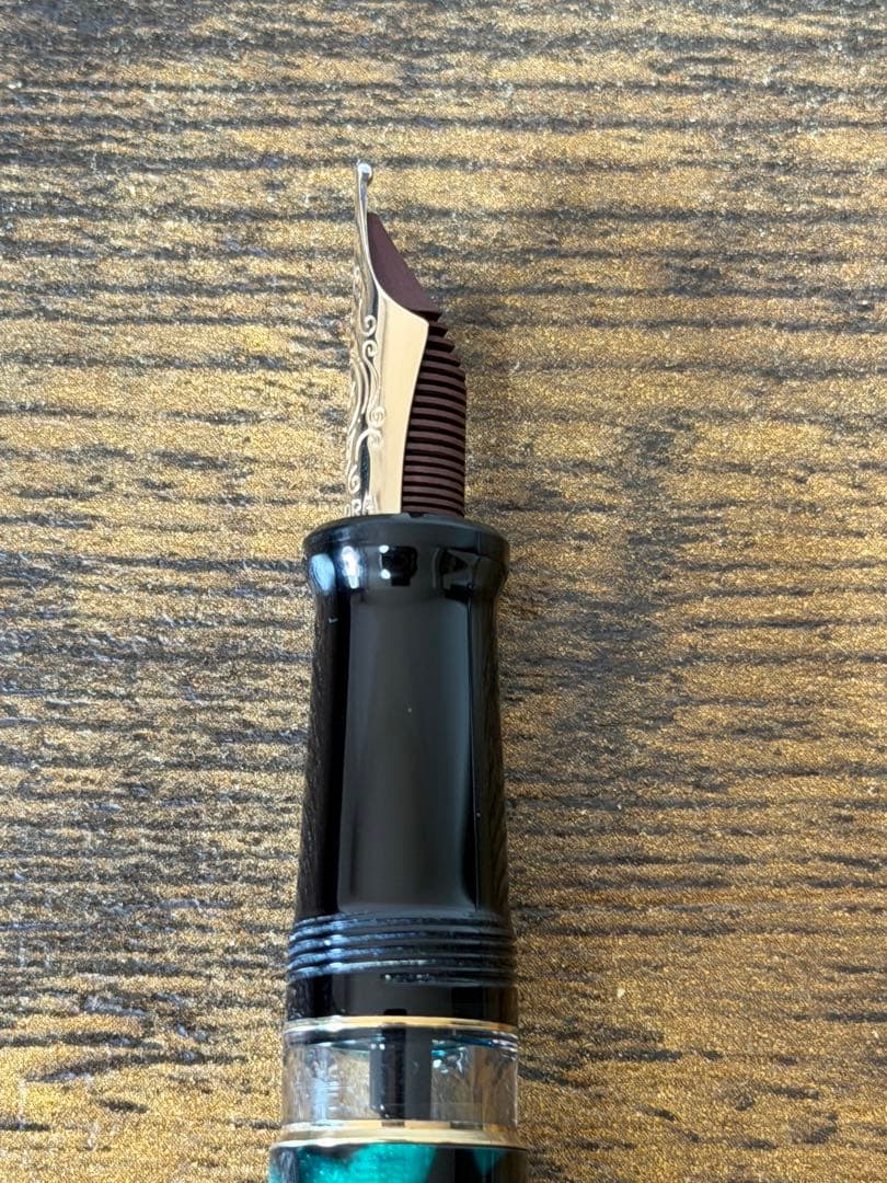 未使用に近い　アウロラ　オプティマ　グリーン　14金　ゴールド　B 万年筆