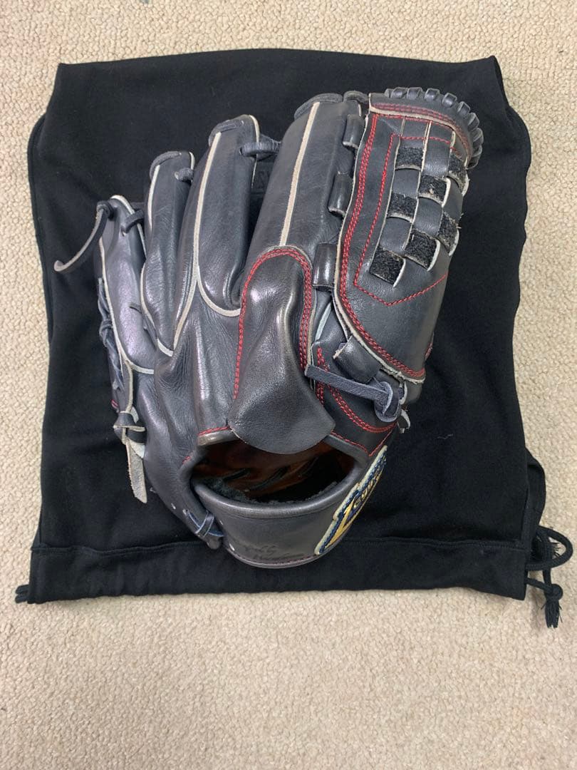 レジェーラ　硬式投手用グラブ