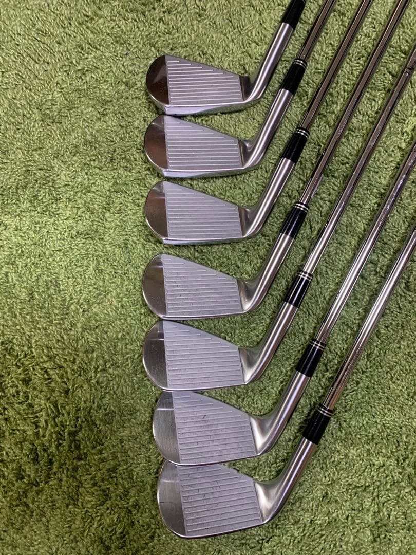 美品❣️スリクソンz945アイアン　4〜PWの7本セット　DG S200 DST