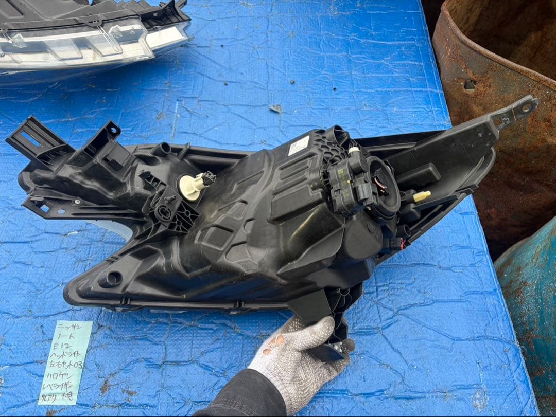 日産　ノート　E12 ヘッドライト左右セット03 ハロゲン