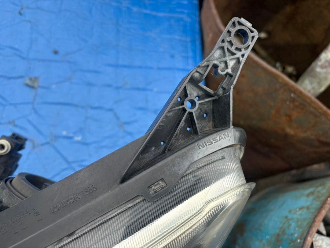 日産　ノート　E12 ヘッドライト左右セット03 ハロゲン