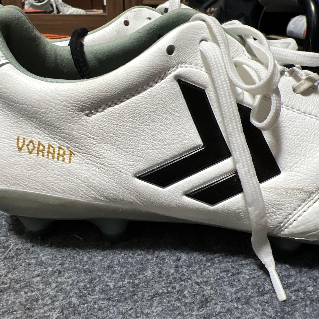 ヒュンメル　VORART ホワイト スパイクシューズ