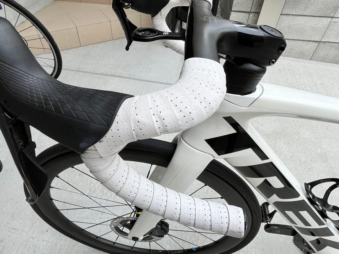 自転車本体 TREK MADONE 2022+ BONTRAGER Aeolus pro 3