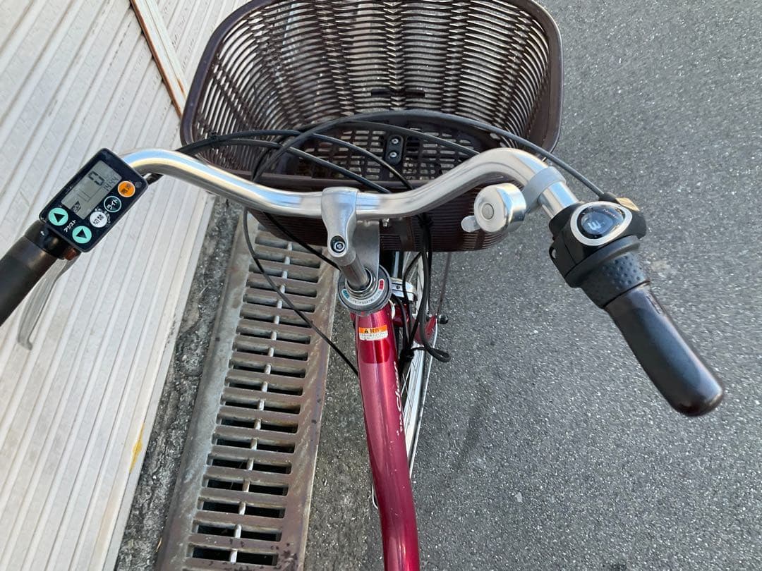 ヤマハ最新機種電動アシスト自転車チェアー26インチレッド系アルミボディー