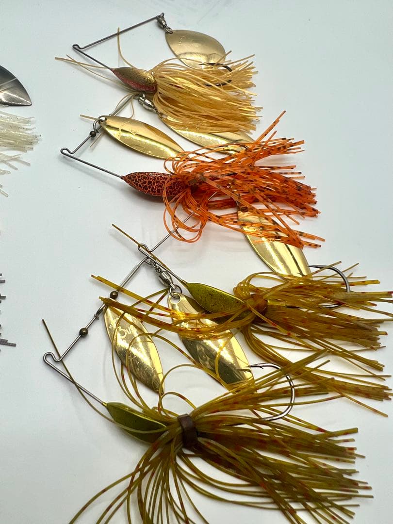 大量☆スピナーベイト19個　バーサスケース付き