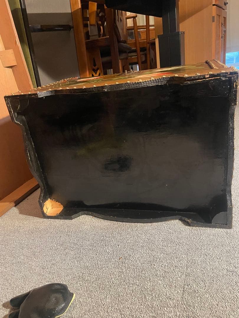 アンティーク　ハンドペイント 木製チェスト 花柄 トランク型収納　鋲打ち装飾