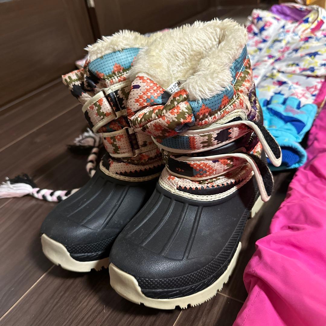 ウェアセット　スノーブーツ　手袋　ニット帽　セット
