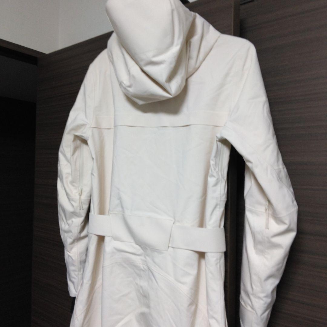 新品未使用　約90,000円の品　HALFDAYS スキー、 スノボウェアXS