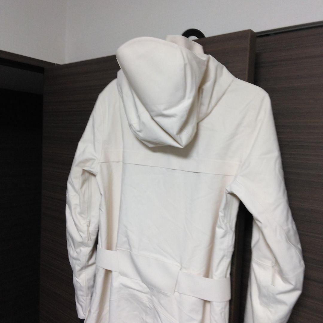 新品未使用　約90,000円の品　HALFDAYS スキー、 スノボウェアXS