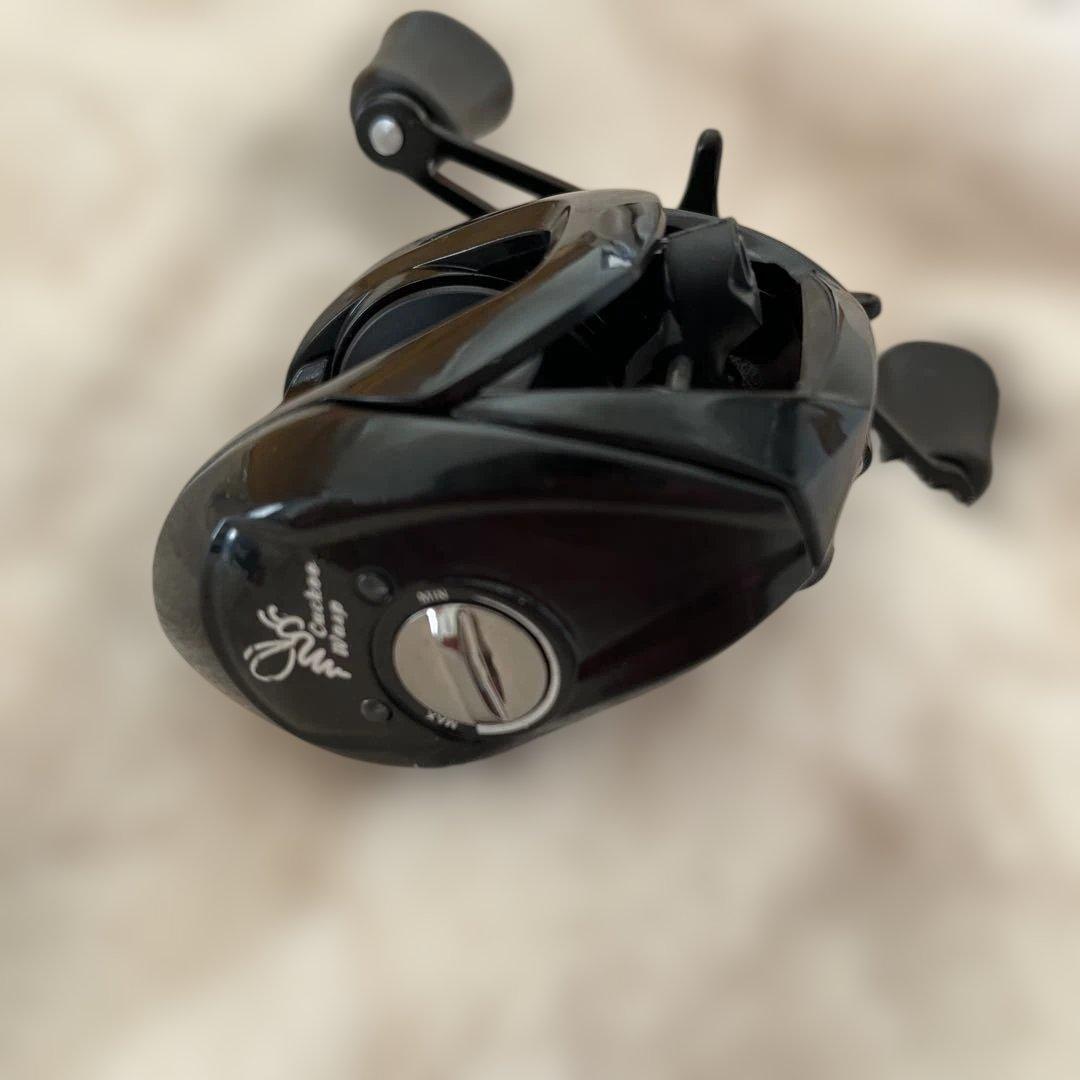 ベイトリール　左用　デジタル制御ブレーキ搭載　防バックラッシュ　遠投対応ルアー用