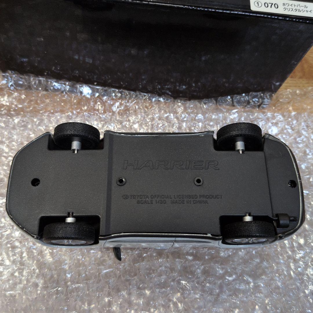 トヨタ ハリアー カラーサンプル ホワイトパールクリスタルシャイン 1/30